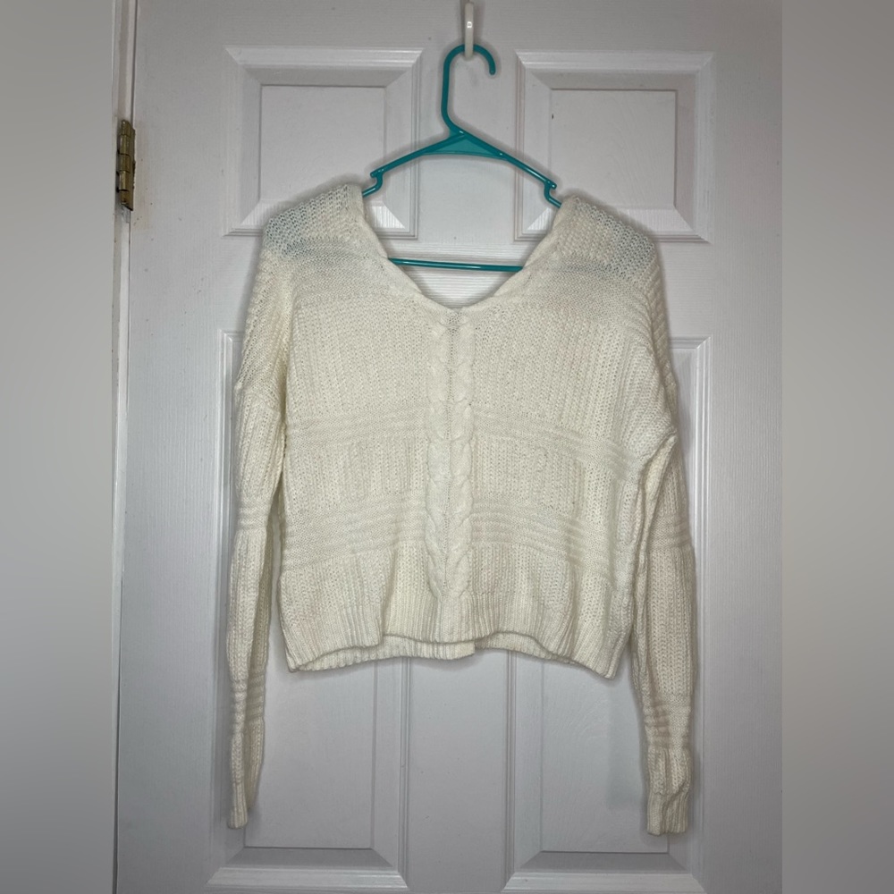 Small white sweater with lace back